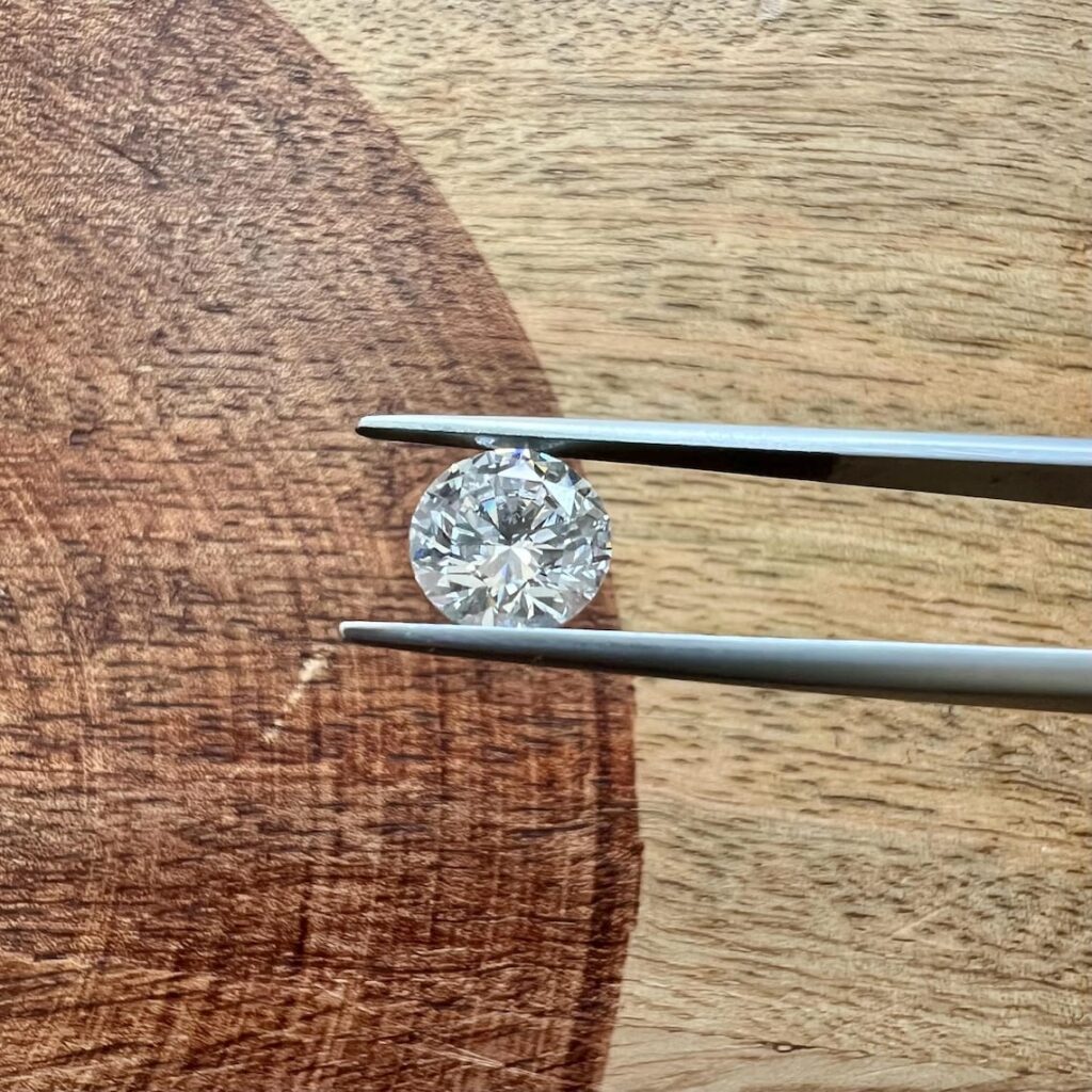 lab grown round cut diamond (2)