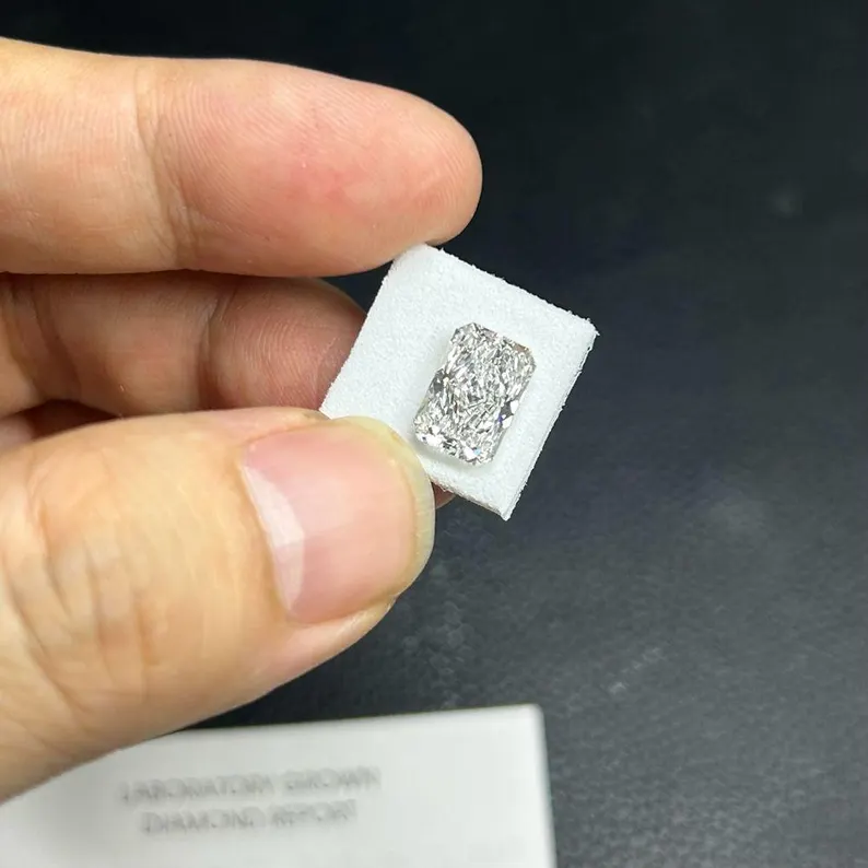 radiant cut lab grown diamond