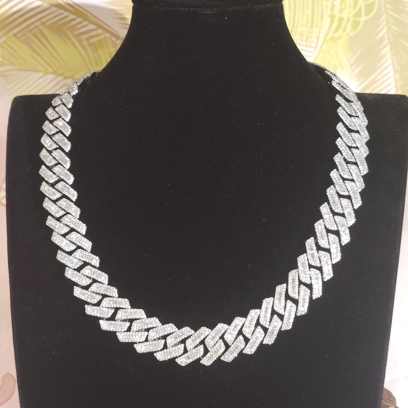 baguette diamond iced out (1)