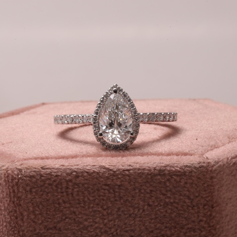 Pear Cut Teardrop Engagement Ring