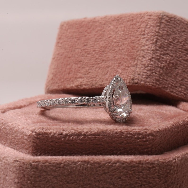 Pear Cut Teardrop Engagement Ring